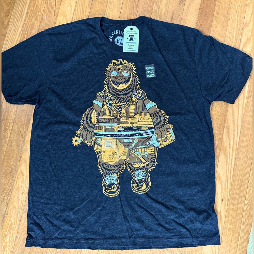 Men’s large Flyers Gritty t shirt